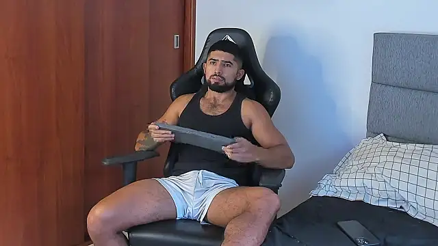 ethaanjones online show from 10.12.25