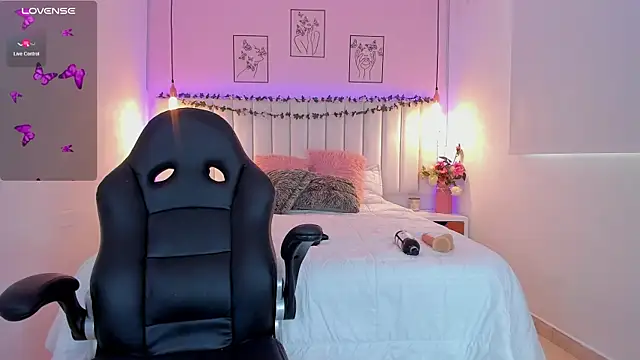 Snapshot of ivy_collins chatting on 12.29.24 ivy collins online show from 12.29.24