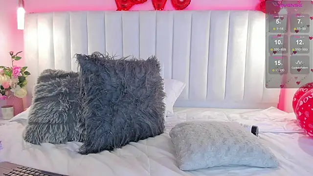 Snapshot of ivy_collins chatting on 02.16.25 ivy collins online show from 02.16.25