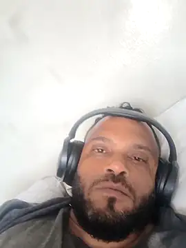 Snapshot of morenorj17 chatting on 09.28.25 morenorj17 online show from 09.28.25