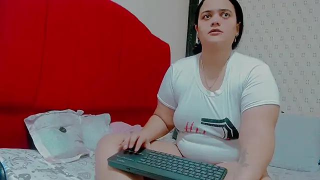 brunnette hot online show from 01.31.25