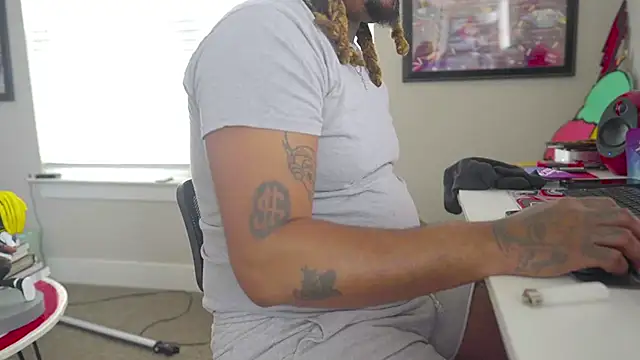 Snapshot of 4EVAGLACIERS chatting on 09.24.25 4EVAGLACIERS online show from 09.24.25