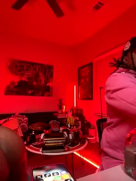 Snapshot of 4EVAGLACIERS chatting on 10.26.25 4EVAGLACIERS online show from 10.26.25