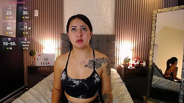 isabella smith  online show from 12.10.24