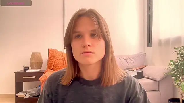 Snapshot of Your_Hand_In_mine chatting on 11.16.25 Your Hand In mine online show from 11.16.25