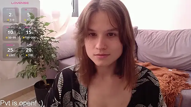 Snapshot of Your_Hand_In_mine chatting on 12.15.25 Your Hand In mine online show from 12.15.25