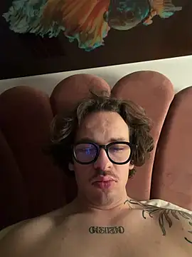 Snapshot of hardmecl chatting on 03.21.26 hardmecl online show from 03.21.26