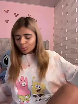 Snapshot of pamell_col chatting on 01.08.25 pamell col online show from 01.08.25