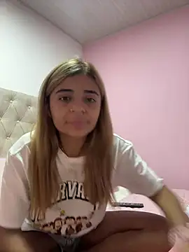 Snapshot of pamell_col chatting on 01.10.25 pamell col online show from 01.10.25