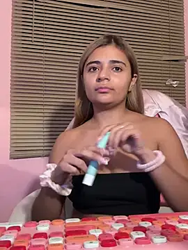 Snapshot of pamell_col chatting on 01.12.25 pamell col online show from 01.12.25