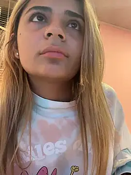 Snapshot of pamell_col chatting on 02.21.25 pamell col online show from 02.21.25