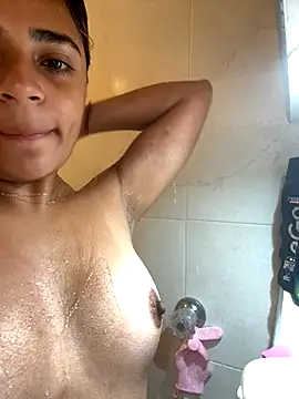 Snapshot of pamell_col chatting on 10.21.25 pamell col online show from 10.21.25