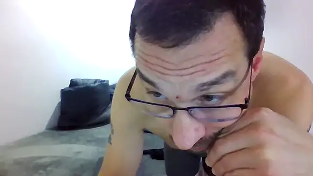 Snapshot of Iliketocooksquirt25 chatting on 01.17.25 Iliketocooksquirt25 online show from 01.17.25