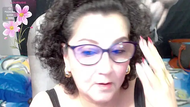 Snapshot of cataleya_mom chatting on 02.18.25 cataleya mom online show from 02.18.25