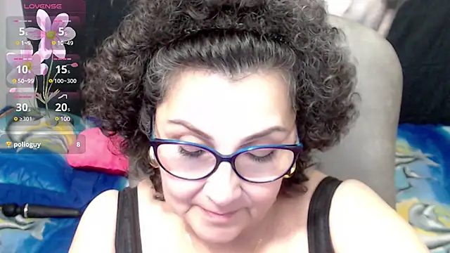 Snapshot of cataleya_mom chatting on 02.18.25 cataleya mom online show from 02.18.25