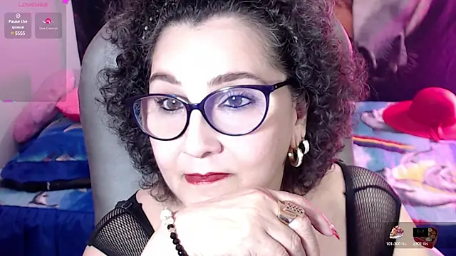 Snapshot of cataleya_mom chatting on 02.20.25 cataleya mom online show from 02.20.25