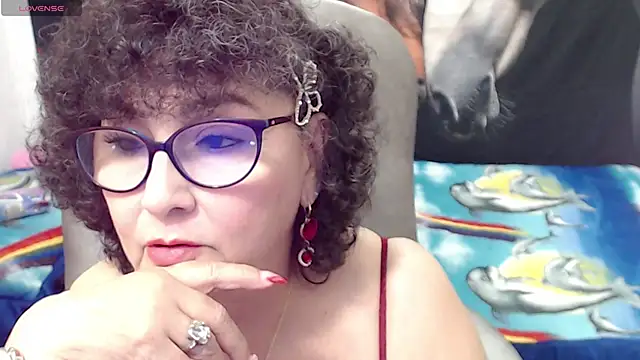 Snapshot of cataleya_mom chatting on 02.21.25 cataleya mom online show from 02.21.25