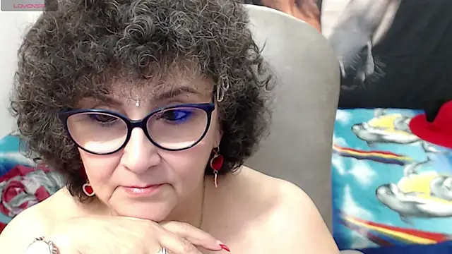Snapshot of cataleya_mom chatting on 02.22.25 cataleya mom online show from 02.22.25