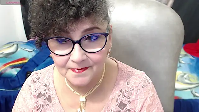 Snapshot of cataleya_mom chatting on 02.23.25 cataleya mom online show from 02.23.25