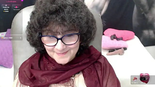 Snapshot of cataleya_mom chatting on 03.01.25 cataleya mom online show from 03.01.25
