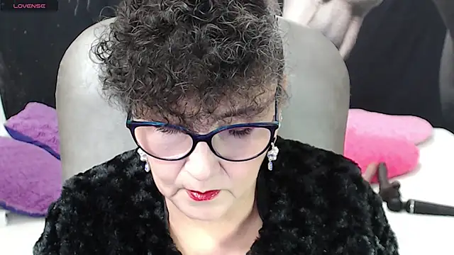 Snapshot of cataleya_mom chatting on 03.02.25 cataleya mom online show from 03.02.25