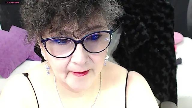 Snapshot of cataleya_mom chatting on 03.03.25 cataleya mom online show from 03.03.25