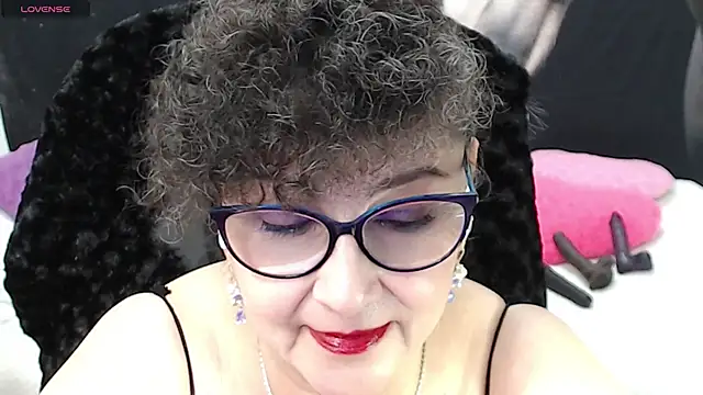 Snapshot of cataleya_mom chatting on 03.03.25 cataleya mom online show from 03.03.25