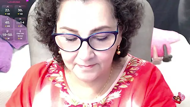 Snapshot of cataleya_mom chatting on 03.04.25 cataleya mom online show from 03.04.25