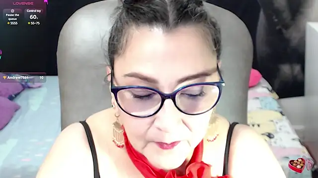 Snapshot of cataleya_mom chatting on 03.05.25 cataleya mom online show from 03.05.25