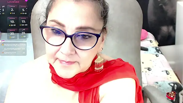 Snapshot of cataleya_mom chatting on 03.05.25 cataleya mom online show from 03.05.25