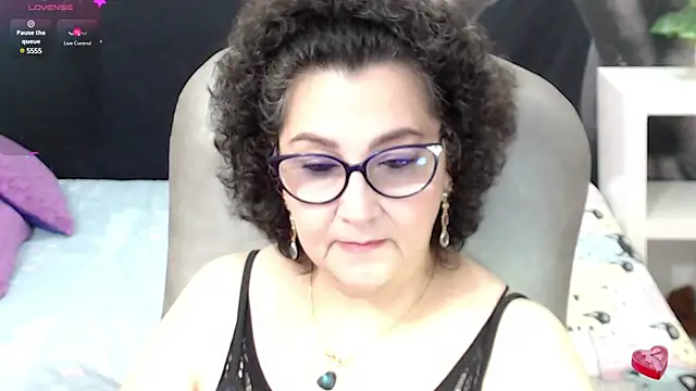 Snapshot of cataleya_mom chatting on 03.06.25 cataleya mom online show from 03.06.25