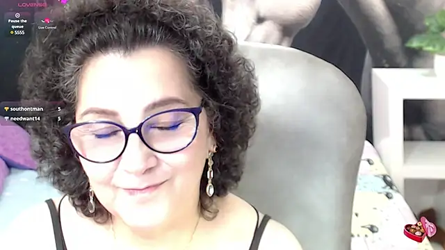 Snapshot of cataleya_mom chatting on 03.07.25 cataleya mom online show from 03.07.25