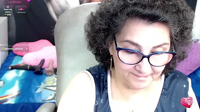 Snapshot of cataleya_mom chatting on 03.11.25 cataleya mom online show from 03.11.25