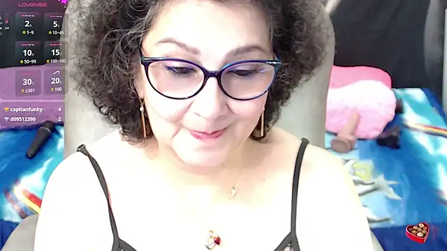Snapshot of cataleya_mom chatting on 03.12.25 cataleya mom online show from 03.12.25
