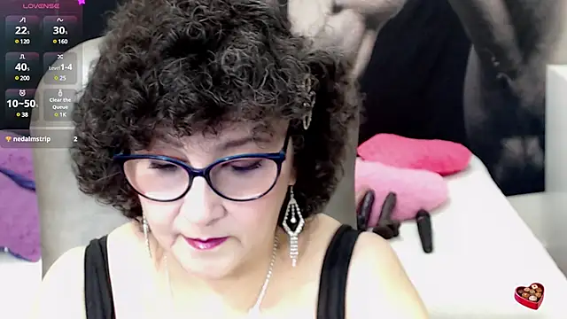 Snapshot of cataleya_mom chatting on 03.17.25 cataleya mom online show from 03.17.25