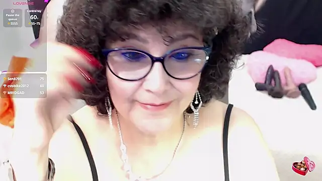Snapshot of cataleya_mom chatting on 03.17.25 cataleya mom online show from 03.17.25