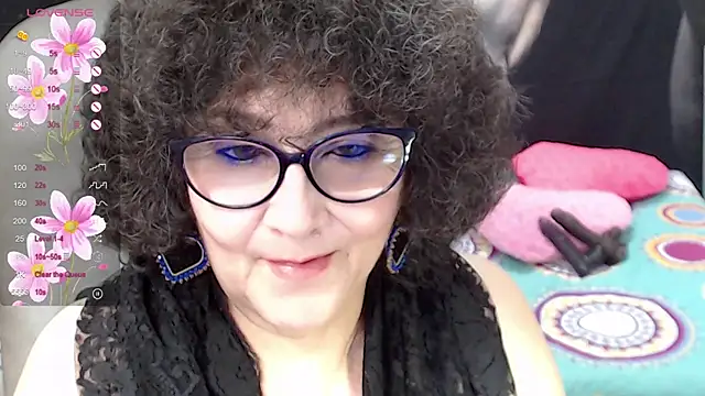 Snapshot of cataleya_mom chatting on 03.20.25 cataleya mom online show from 03.20.25