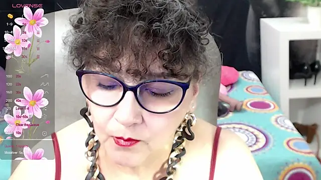 Snapshot of cataleya_mom chatting on 03.22.25 cataleya mom online show from 03.22.25