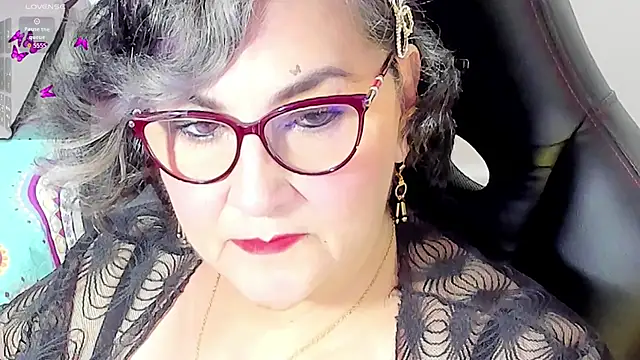 Snapshot of cataleya_mom chatting on 09.11.25 cataleya mom online show from 09.11.25