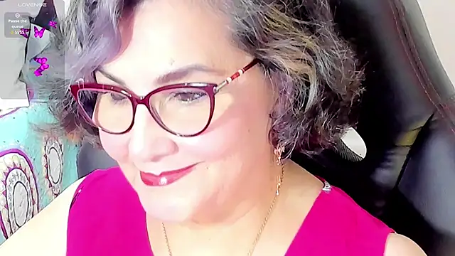 Snapshot of cataleya_mom chatting on 09.12.25 cataleya mom online show from 09.12.25