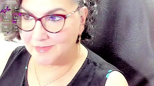 Snapshot of cataleya_mom chatting on 04.25.26 cataleya mom online show from 04.25.26