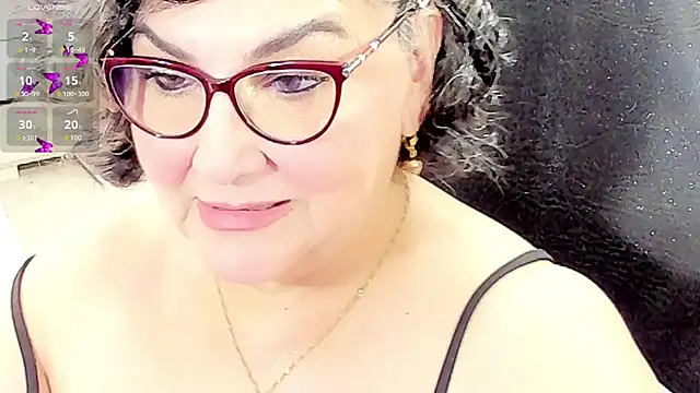 Snapshot of cataleya_mom chatting on 04.28.26 cataleya mom online show from 04.28.26