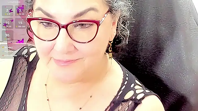 Snapshot of cataleya_mom chatting on 04.30.26 cataleya mom online show from 04.30.26