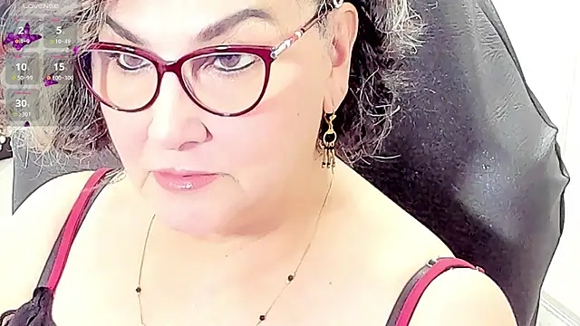Snapshot of cataleya_mom chatting on 05.06.26 cataleya mom online show from 05.06.26