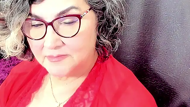 Snapshot of cataleya_mom chatting on 05.17.26 cataleya mom online show from 05.17.26