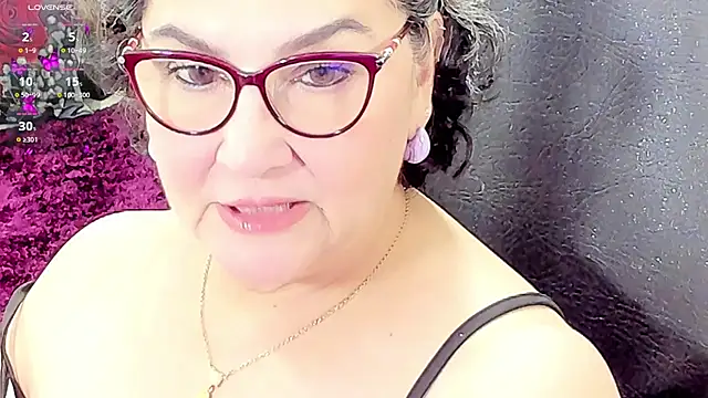 Snapshot of cataleya_mom chatting on 05.26.26 cataleya mom online show from 05.26.26