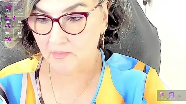 Snapshot of cataleya_mom chatting on 06.06.26 cataleya mom online show from 06.06.26