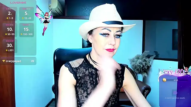Silvia Wallec online show from 01.15.25