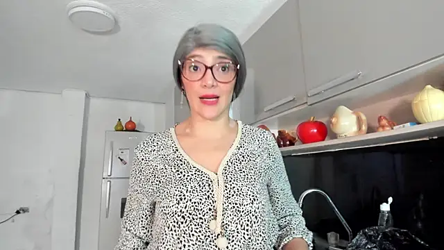 Jessica Herrera  online show from 01.23.25