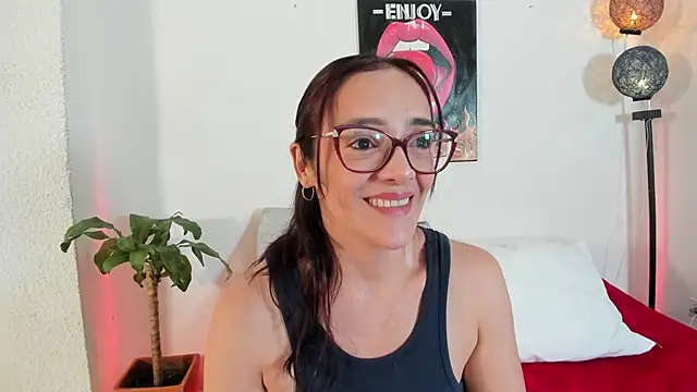 Snapshot of Jessica_Herrera_ chatting on 09.23.25 Jessica Herrera  online show from 09.23.25